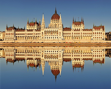 Parliament Building at sunset, Danube River, UNESCO World Heritage Site, Budapest, Hungary, Europe