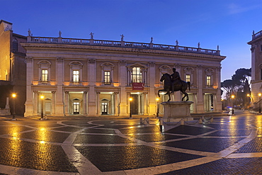 Piazza del Campidoglio, Capitoline Museums, Palazzo Nuovo, Equestrian statue of Marcus Aurelius, Rome, Lazio, Italy, Europe