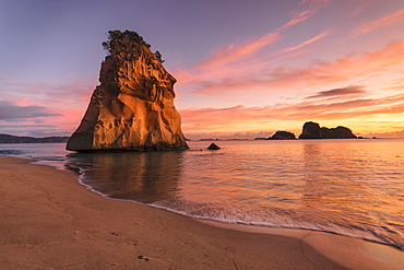 Cathedral Cove at sunrise, Cathedral Cove Marine Reserve, Coromandel Peninsula, Waikato, North Island, New Zealand, Pacific