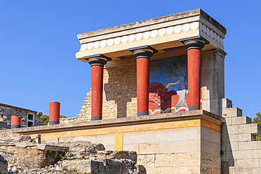 Palace of Minos, restored north entrance, ancient city of Knossos, Iraklion, Crete, Greek Islands, Greece, Europe