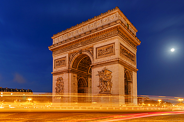 Arc de Triomphe at Place Charles de Gaulle, Paris, Ile de France, France, Europe