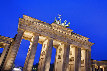 Brandenburg Gate (Brandenburger Tor) and Quadriga winged victory, Unter den Linden, Berlin, Germany, Europe