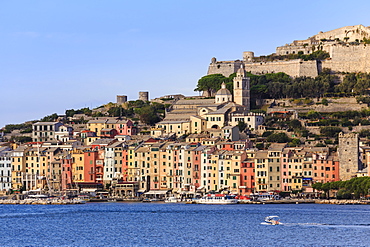 Portovenere (Porto Venere), UNESCO World Heritage Site, harbourfront houses, church and castle, Ligurian Riviera, Liguria, Italy, Europe