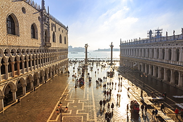 Palazzo Ducale (Doge's Palace) and Piazzetta San Marco, elevated view in winter, Venice, UNESCO World Heritage Site, Veneto, Italy, Europe