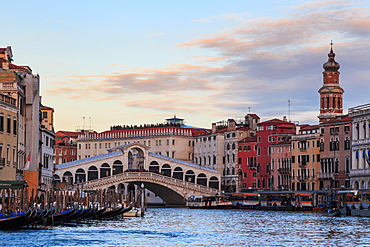 Rialto Bridge on Grand Canal at sunset in winter, Venice, UNESCO World Heritage Site, Veneto, Italy, Europe