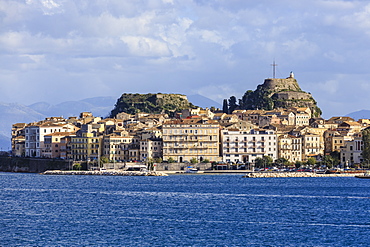 Waterfront, Old Fortress and Old Town from the sea, Corfu Town, UNESCO World Heritage Site, Corfu, Ionian Islands, Greek Islands, Greece, Europe