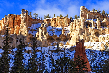 Snowy cliffs from Peekaboo Loop Trail, Bryce Canyon National Park, Utah, United States of America, North America