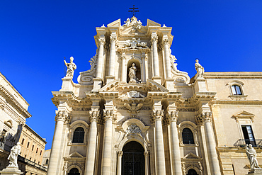 Cathedral, baroque facade, Piazza Duomo, Ortigia (Ortygia), Syracuse (Siracusa), UNESCO World Heritage Site, Sicily, Italy, Mediterranean, Europe