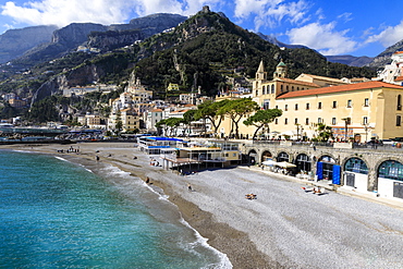 Beach, town and hills in sunshine, Amalfi, Costiera Amalfitana (Amalfi Coast), UNESCO World Heritage Site, Campania, Italy, Europe