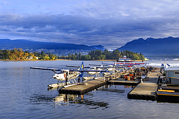 Seaplanes at Canada Place and Stanley Park, autumn, early morning light, Downtown, Vancouver City, British Columbia, Canada, North America