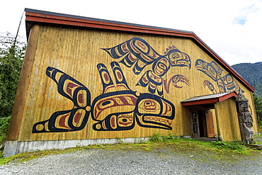 Exterior, The Big House, Klemtu, First Nations Kitasoo Xai Xais community, Great Bear Rainforest, British Columbia, Canada, North America