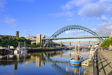 The Tyne Bridge over the Tyne River, Gateshead, Newcastle-upon-Tyne, Tyne and Wear, England, United Kingdom, Europe