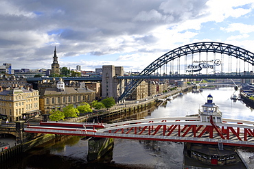 The Tyne Bridge over the Tyne River, Gateshead, Newcastle-upon-Tyne, Tyne and Wear, England, United Kingdom, Europe