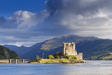 Eilean Donan Castle, Highlands, Scotland, United Kingdom, Europe