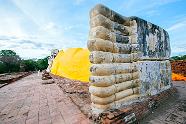 Phra Noon Reclining Buddha at Wat Lokayasutharam, Ayutthaya, Thailand, Southeast Asia, Asia