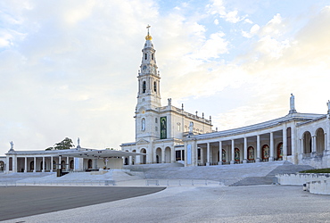 Basilica of Our Lady of the Rosary at the Portuguese Catholic Sanctuary of Fatima, Santarem District, Portugal, Europe