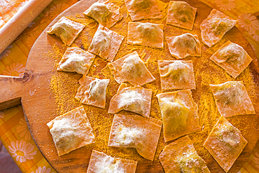 Flour on stuffed pasta