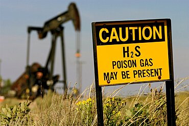 United States, New Mexico, Hobbs, Poison gas sign in oil field