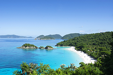 USA, United States Virgin Islands, St. John, Trunk Bay and beach on sunny day