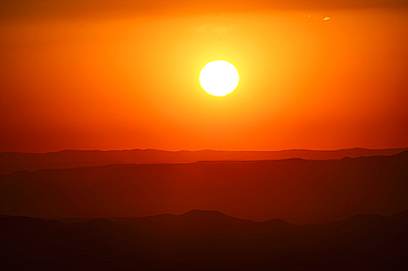 Usa, New Mexico, Santa Fe, Sunset above Sangre De Cristo Mountains