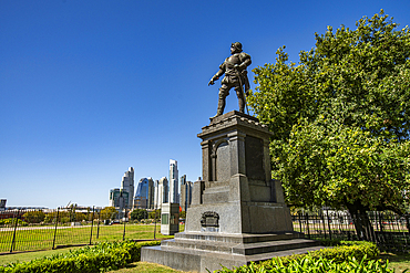 Juan de Garay monument