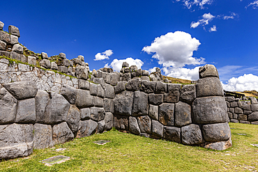 Ruins at Saksaywaman on sunny day