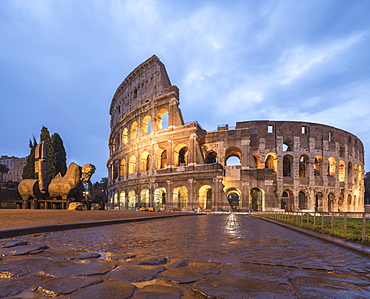 Dusk lights on the Colosseum (Flavian Amphitheatre), UNESCO World Heritage Site, Rome, Lazio, Italy, Europe