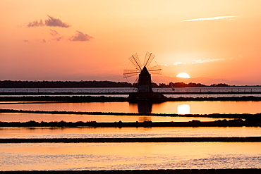 Windmill at sunset, Saline dello Stagnone, Marsala, province of Trapani, Sicily, Italy, Mediterranean, Europe