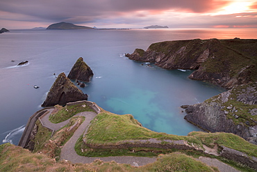 Sunset on Dunquin pier (Dun Chaoin), Dingle Peninsula, County Kerry, Munster province, Republic of Ireland, Europe