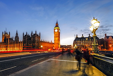 Big Ben and the Palace of Westminster from Westminster Bridge at night, London, England, United Kingdom, Europe