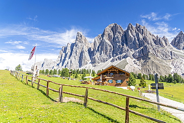 Malga Casnago (Gschnagenhardt) hut at foot of the Odle mountains, Val di Funes, South Tyrol, Dolomites, Italy, Europe