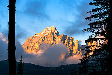 Popera group mountains at sunrise viewed from Passo Monte Croce di Comelico, Sesto Dolomites, South Tyrol, Italy, Europe