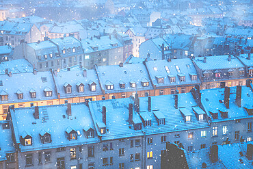 Snow falling over the traditional houses of the old town at dusk, Frankfurt am Main, Hesse, Germany Europe