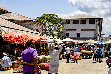 Market in the old town, Stone Town, Zanzibar, Tanzania, East Africa, Africa