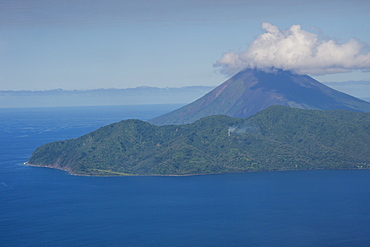 Active Lopevi volcano, Ambrym, Vanuatu, Pacific