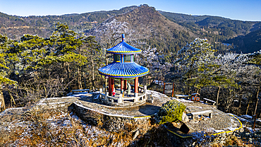 Aerial of Hanpo Pass, Mount Lu (Lushan), UNESCO World Heritage Site, Jiujiang, Jiangxi, China, Asia