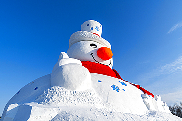 Giant snowman, Snow Sculpture Festival, Harbin, Heilongjiang, China, Asia