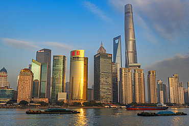 Pudong seen from the Bund, waterfront area, Central Shanghai at sunset, Shanghai, China, Asia