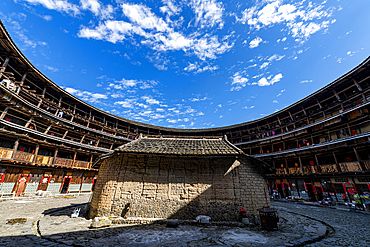 Yuchang largest Fujian Tulou, rural dwelling of the Hakka, Fujian, China, Asia