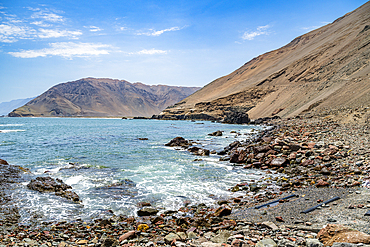 Coastline and recovery place of the Chinchorro Mummies, UNESCO World Heritage Site, Camarones Valley, northern Atacama desert, Chile, South America