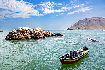 Coastline and recovery place of the Chinchorro Mummies, UNESCO World Heritage Site, Camarones Valley, northern Atacama desert, Chile, South America