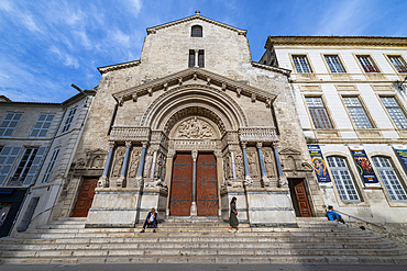 Arles Cathedral, Arles, Bouches du Rhone, Provence-Alpes-Cote d'Azur, France, Europe