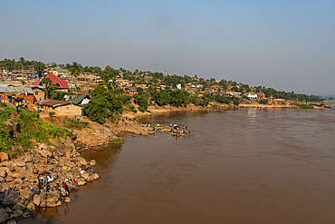 Kasai River flowing through Tshikapa, Kasai, Democratic Republic of Congo, Africa