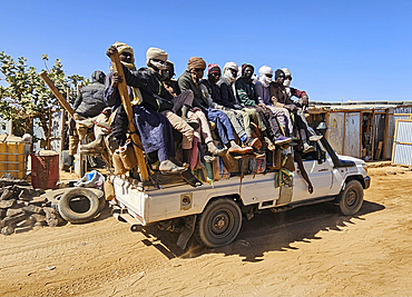 Full packed pick up in the Sahel zone on his way to the Tibesti Mountains, Chad, Africa