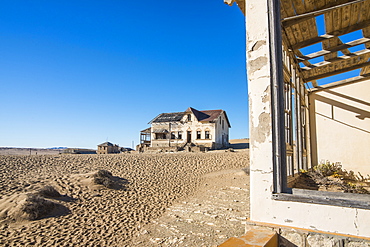 Colonial house, old diamond ghost town, Kolmanskop (Coleman's Hill), near Luderitz, Namibia, Africa