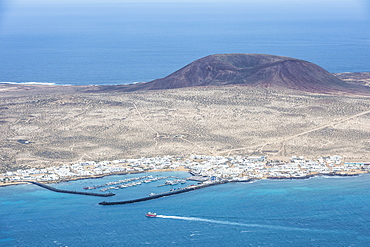 View over La Graciosa from Mirador del Rio observation point created by Cesar Manrique, Lanzarote, Canary Islands, Spain, Atlantic, Europe