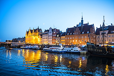 Hanseatic League houses on the Motlawa River at sunset, Gdansk, Poland, Europe