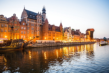 Hanseatic League houses on the Motlawa River at sunset, Gdansk, Poland, Europe