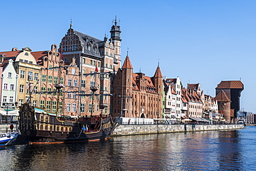 Hanseatic League houses on the Motlawa River, Gdansk, Poland, Europe