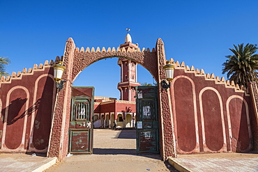 Red mosque in Timimoun, western Algeria, North Africa, Africa